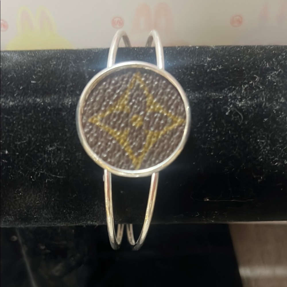 Upcycle bangle